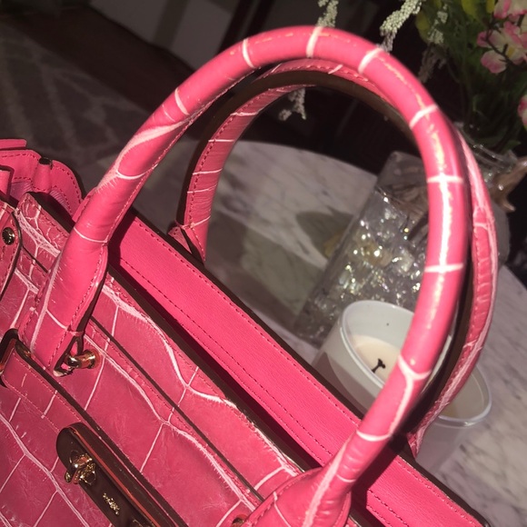 RARE LIMITED Sample Coach Pink Croc Leather Swagger Crossbody - Picture 4 of 15